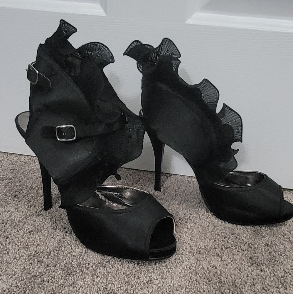 Wild Rose Urban Chiffron Ruffle Peep Toe heels